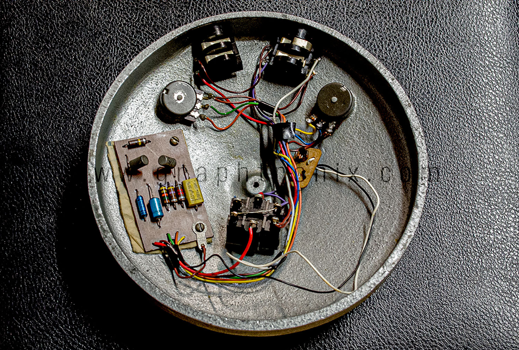 ARBITER ENGLAND 1966 FUZZ FACE/NKT 275 – graphtronix